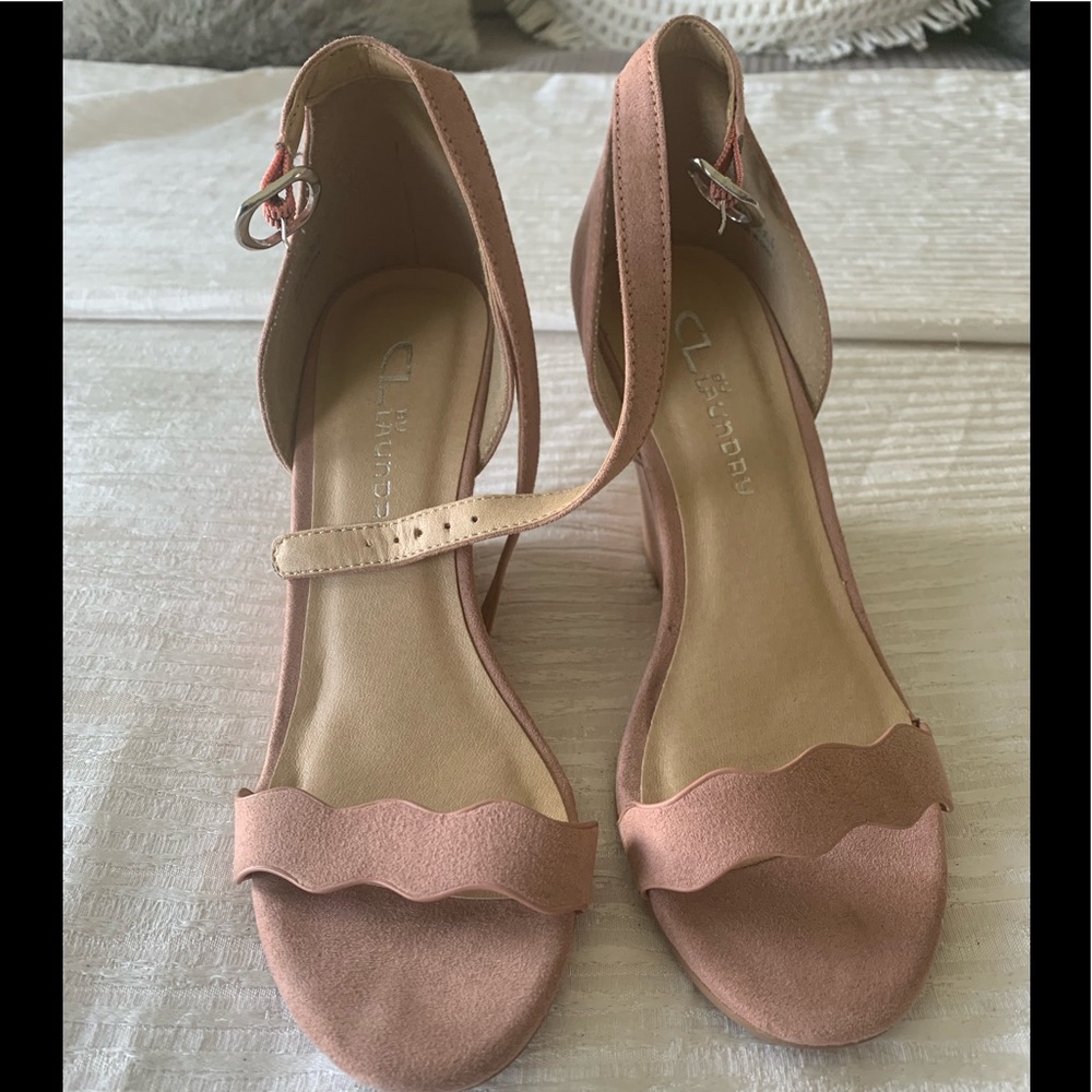CL by Laundry wedges size 6